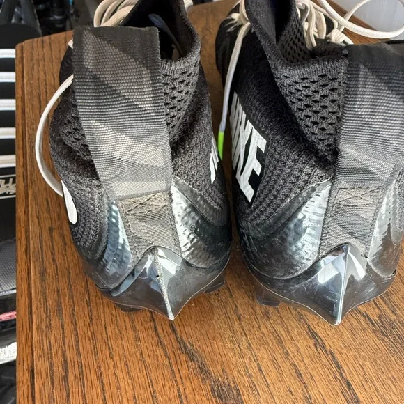 Nike Vapor Edge 360 Untouchable Mid “Black/White” - Picture 6 of 8